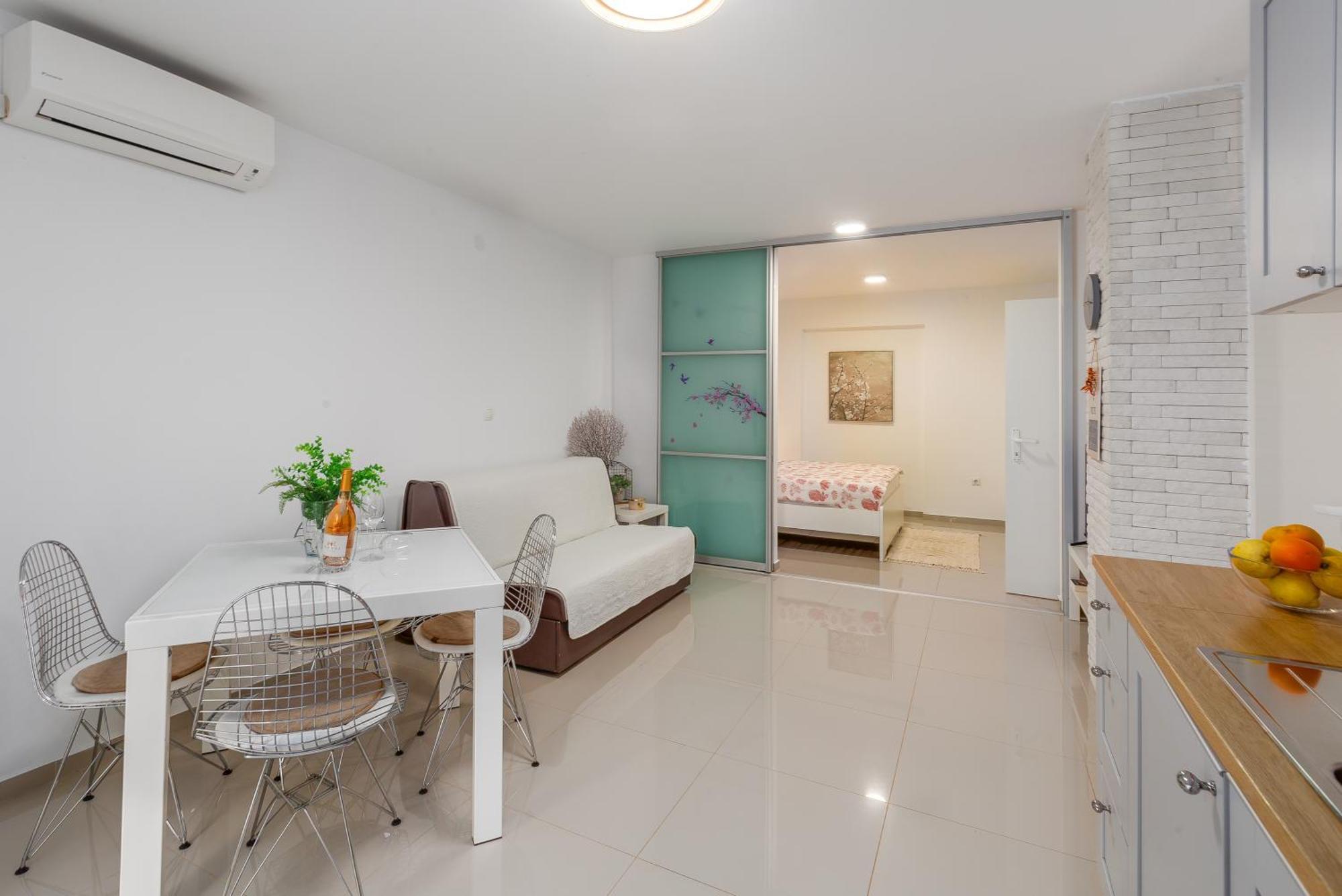 Modern Apartment Zen With Private Garden Пореч Екстер'єр фото